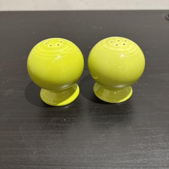 Fiestaware Shamrock Round Ball Green Salt & Pepper Shakers Fiesta - Picture 1 of 5